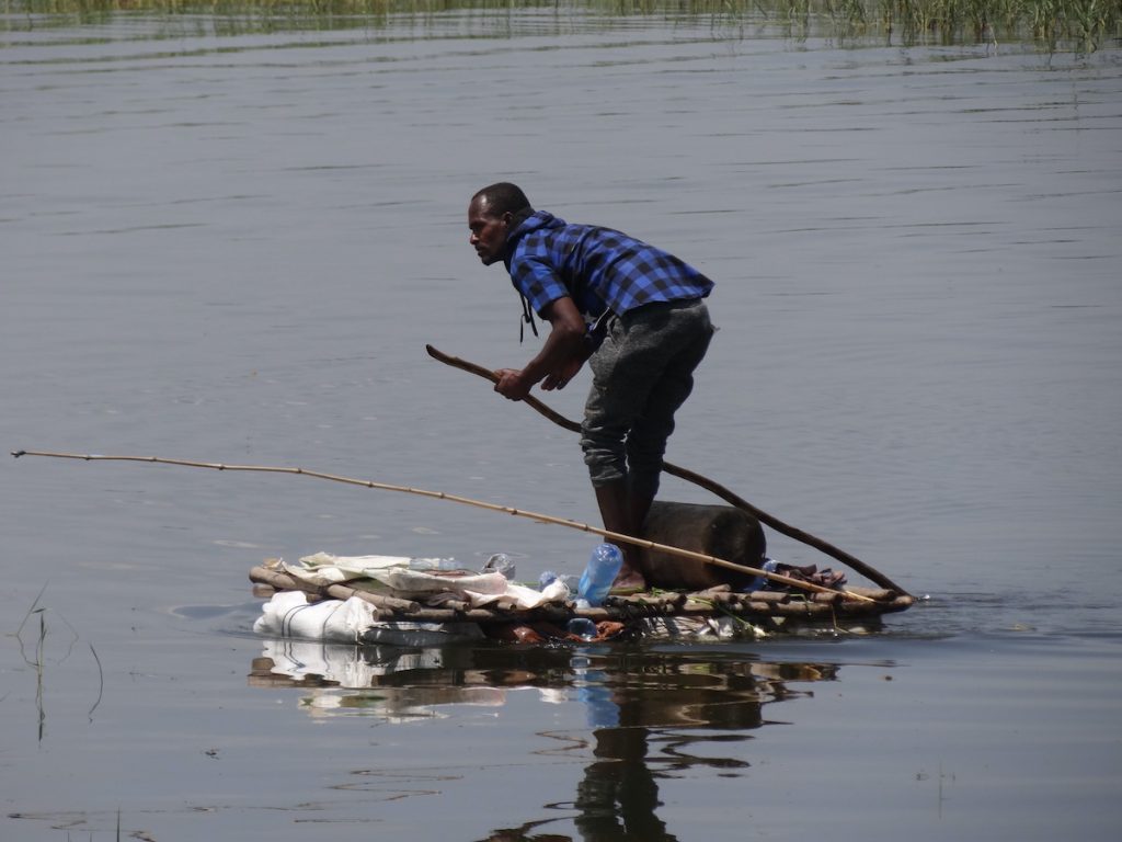 pêcheur sur le Lac Hawassa ethiopie